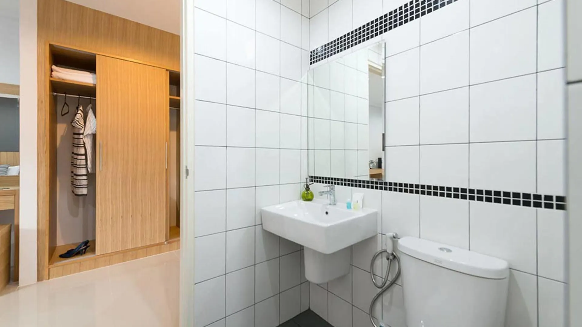 Pixel Hostel Phuket Airport Thalang 3*,  Tailândia