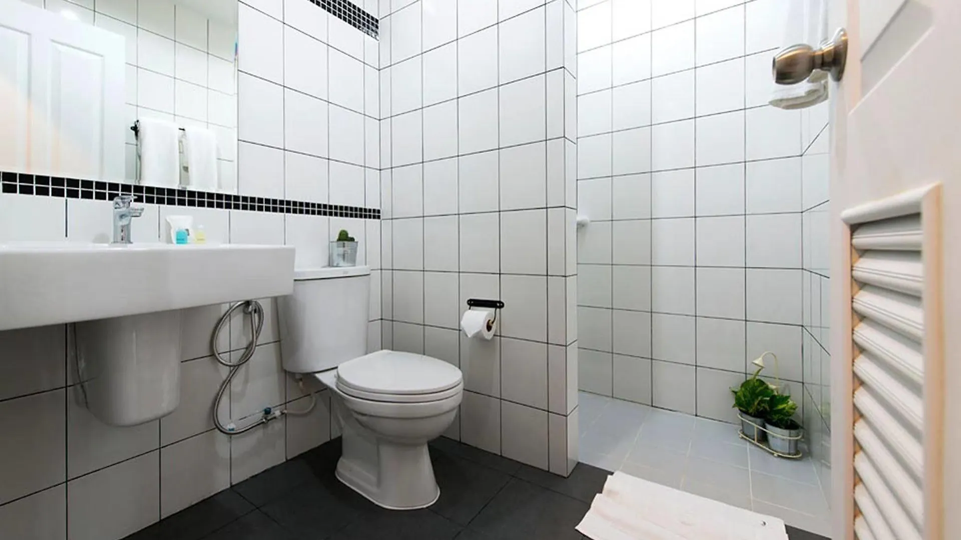 Pixel Hostel Phuket Airport Thalang Hotel